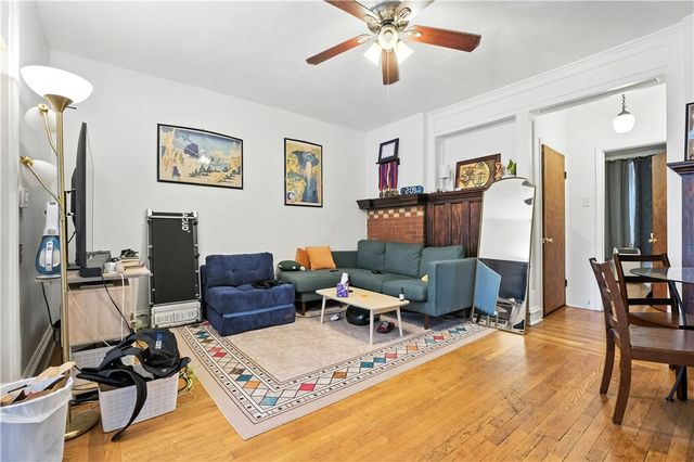 5656 Northumberland St, Squirrel Hill, PA 15217