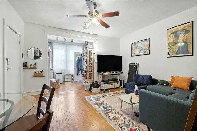 5656 Northumberland St, Squirrel Hill, PA 15217