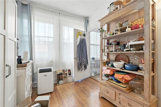 5656 Northumberland St, Squirrel Hill, PA 15217