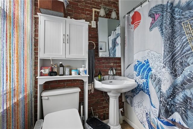5656 Northumberland St, Squirrel Hill, PA 15217