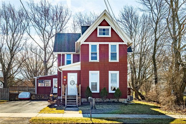 11 Hunter Street, Bergen, NY 14416