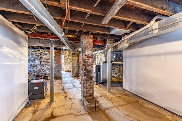 11 Hunter Street, Bergen, NY 14416