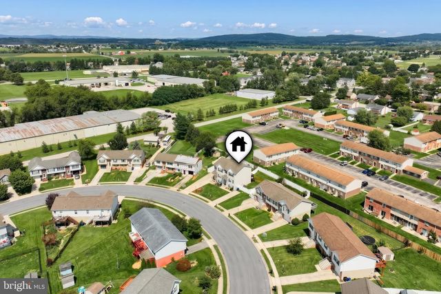24 SQUIRE CIR, Mcsherrystown, PA 17344