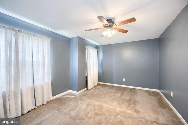 24 SQUIRE CIR, Mcsherrystown, PA 17344
