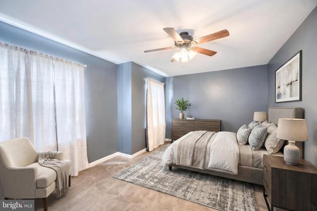 24 SQUIRE CIR, Mcsherrystown, PA 17344