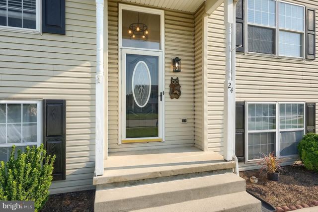 24 SQUIRE CIR, Mcsherrystown, PA 17344