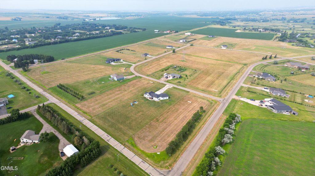 807 Apple Ridge Road, Menoken, ND 58558 photo 9