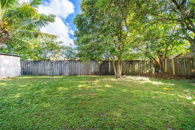 419 SW 80th Avenue, Pompano Beach, FL 33068