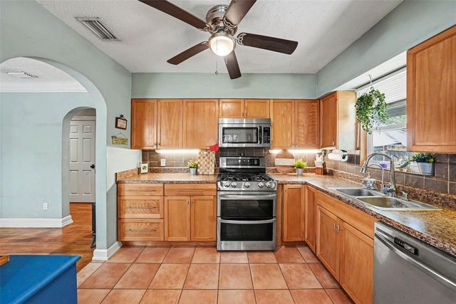 2827 9TH AVENUE N, St Petersburg, FL 33713