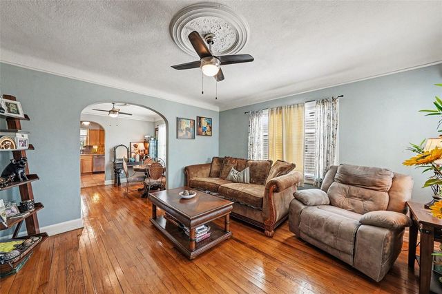 2827 9TH AVENUE N, St Petersburg, FL 33713