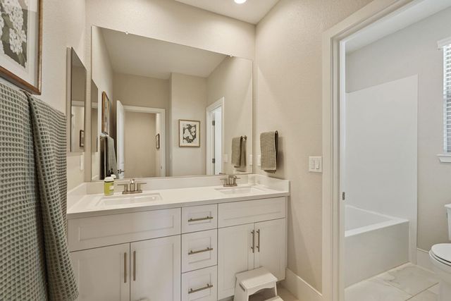 2906 Ashton St, Lodi, CA 95242