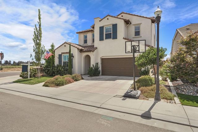 2906 Ashton St, Lodi, CA 95242