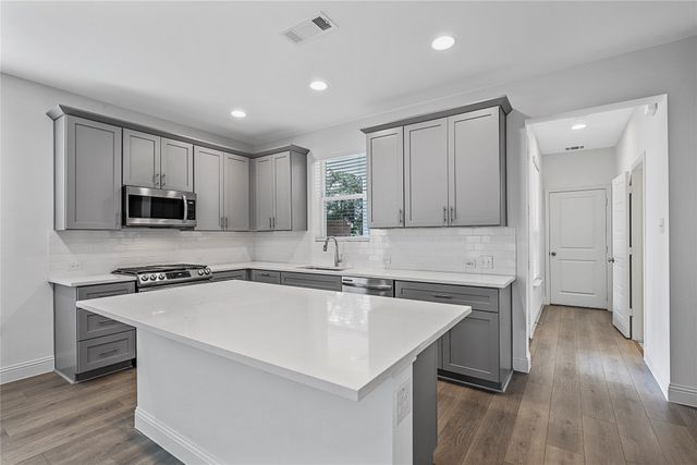 228 Sunset Lane, Fort Worth, TX 76114
