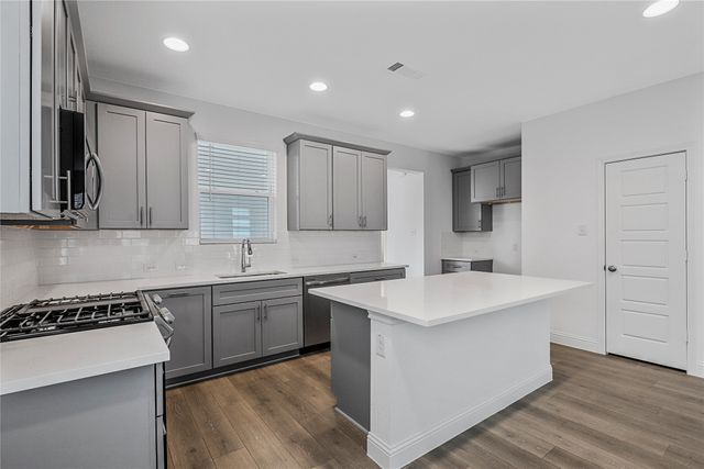 228 Sunset Lane, Fort Worth, TX 76114