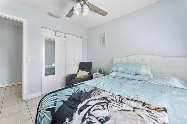 400 NW 98TH Avenue, Pembroke Pines, FL 33024