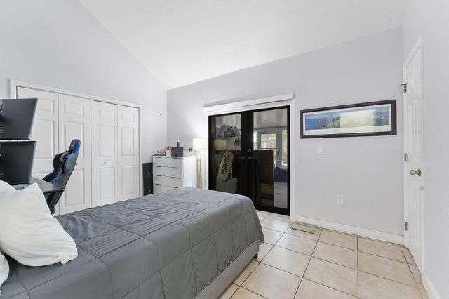 400 NW 98TH Avenue, Pembroke Pines, FL 33024