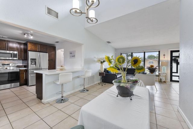 400 NW 98TH Avenue, Pembroke Pines, FL 33024