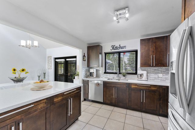 400 NW 98TH Avenue, Pembroke Pines, FL 33024