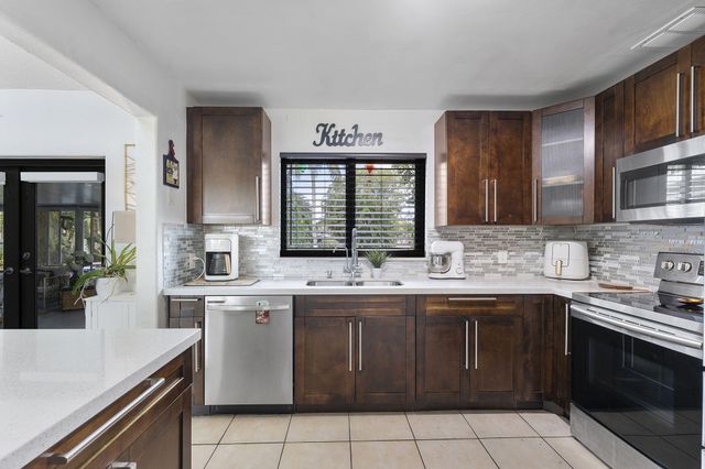 400 NW 98TH Avenue, Pembroke Pines, FL 33024