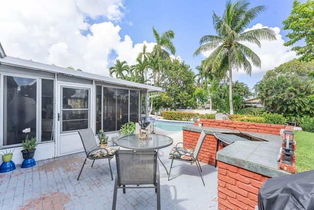 400 NW 98TH Avenue, Pembroke Pines, FL 33024