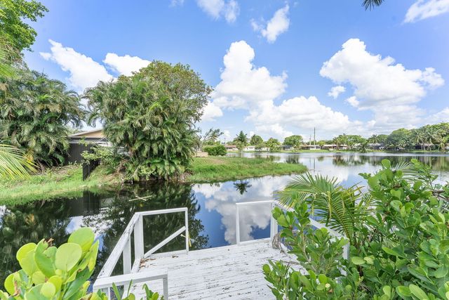 400 NW 98TH Avenue, Pembroke Pines, FL 33024