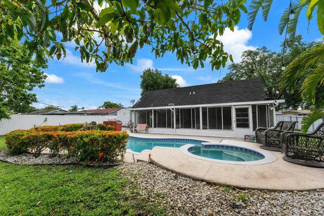 400 NW 98TH Avenue, Pembroke Pines, FL 33024