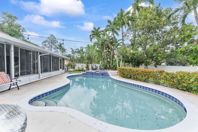 400 NW 98TH Avenue, Pembroke Pines, FL 33024