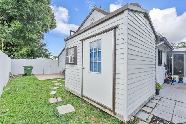400 NW 98TH Avenue, Pembroke Pines, FL 33024