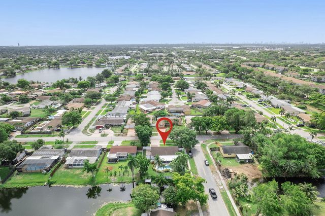 400 NW 98TH Avenue, Pembroke Pines, FL 33024