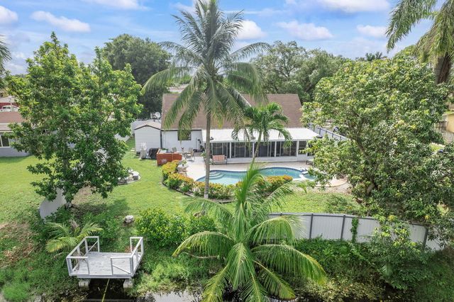 400 NW 98TH Avenue, Pembroke Pines, FL 33024
