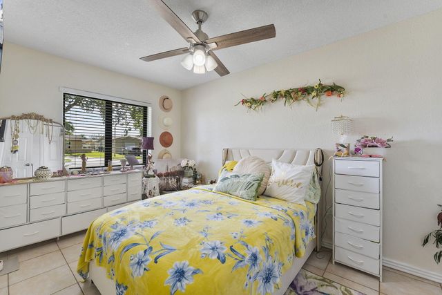 400 NW 98TH Avenue, Pembroke Pines, FL 33024