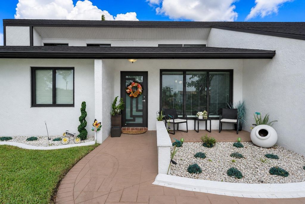 400 NW 98TH Avenue, Pembroke Pines, FL 33024