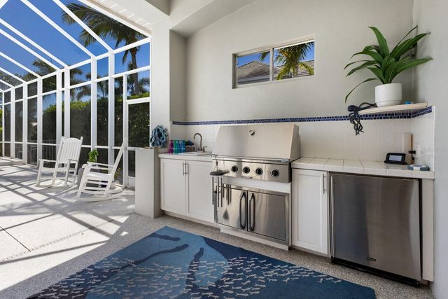 541 FORE DRIVE, Bradenton, FL 34208