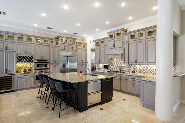 541 FORE DRIVE, Bradenton, FL 34208