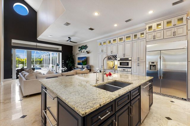 541 FORE DRIVE, Bradenton, FL 34208