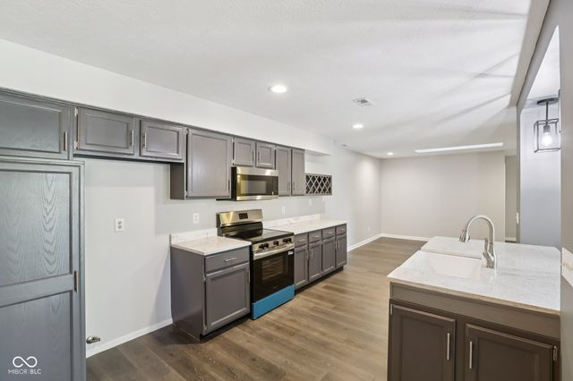 9364 Oak Run East Drive, Indianapolis, IN 46260