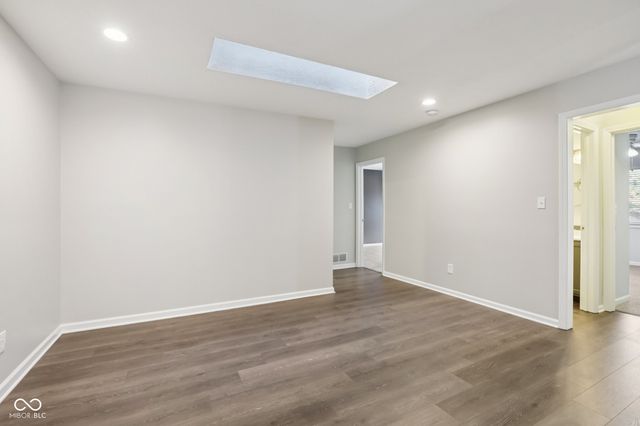 9364 Oak Run East Drive, Indianapolis, IN 46260