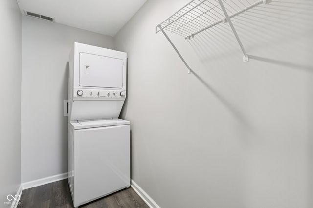 9364 Oak Run East Drive, Indianapolis, IN 46260