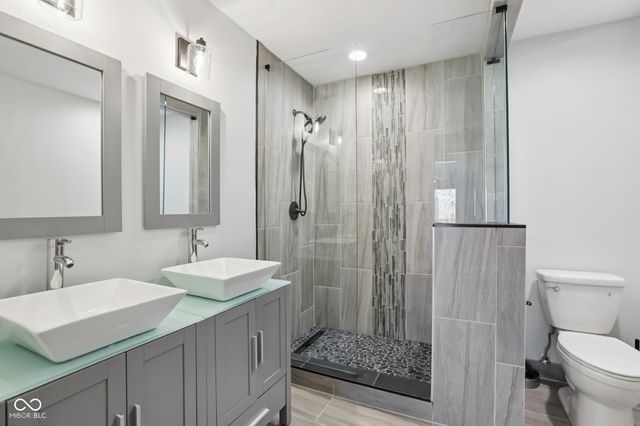 9364 Oak Run East Drive, Indianapolis, IN 46260