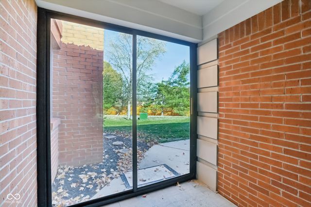 9364 Oak Run East Drive, Indianapolis, IN 46260