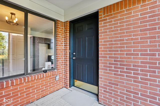 9364 Oak Run East Drive, Indianapolis, IN 46260