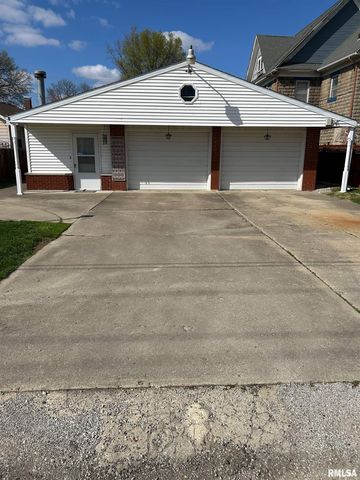 306 E POPLAR Street, Taylorville, IL 62568