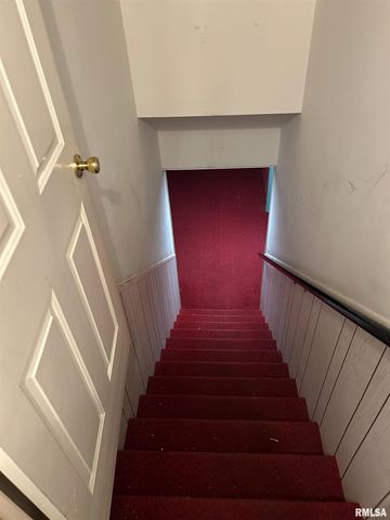 306 E POPLAR Street, Taylorville, IL 62568