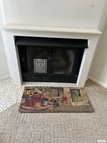 306 E POPLAR Street, Taylorville, IL 62568