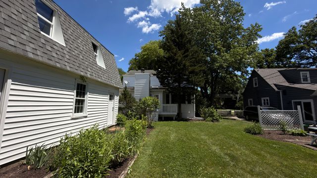 622 N President Street, Wheaton, IL 60187