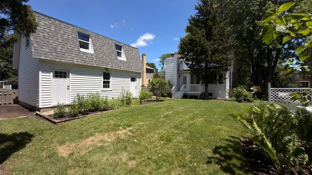 622 N President Street, Wheaton, IL 60187
