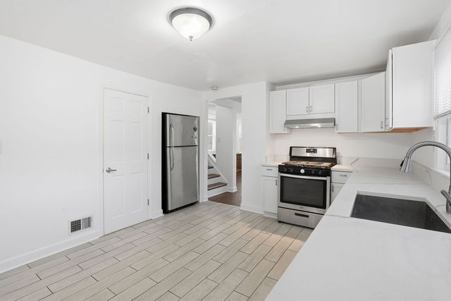 8047 45th Place, Lyons, IL 60534