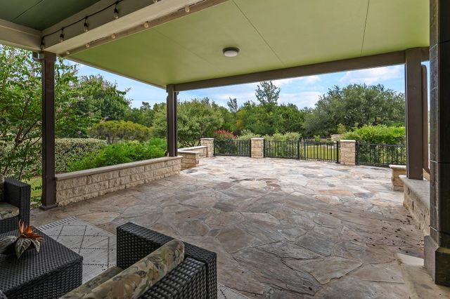 402 Old Blue Mountain LN, Georgetown, TX 78633