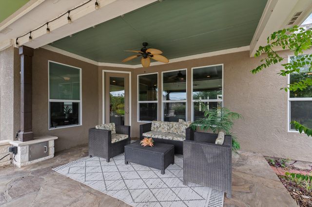 402 Old Blue Mountain LN, Georgetown, TX 78633