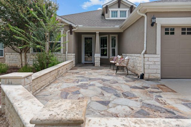 402 Old Blue Mountain LN, Georgetown, TX 78633